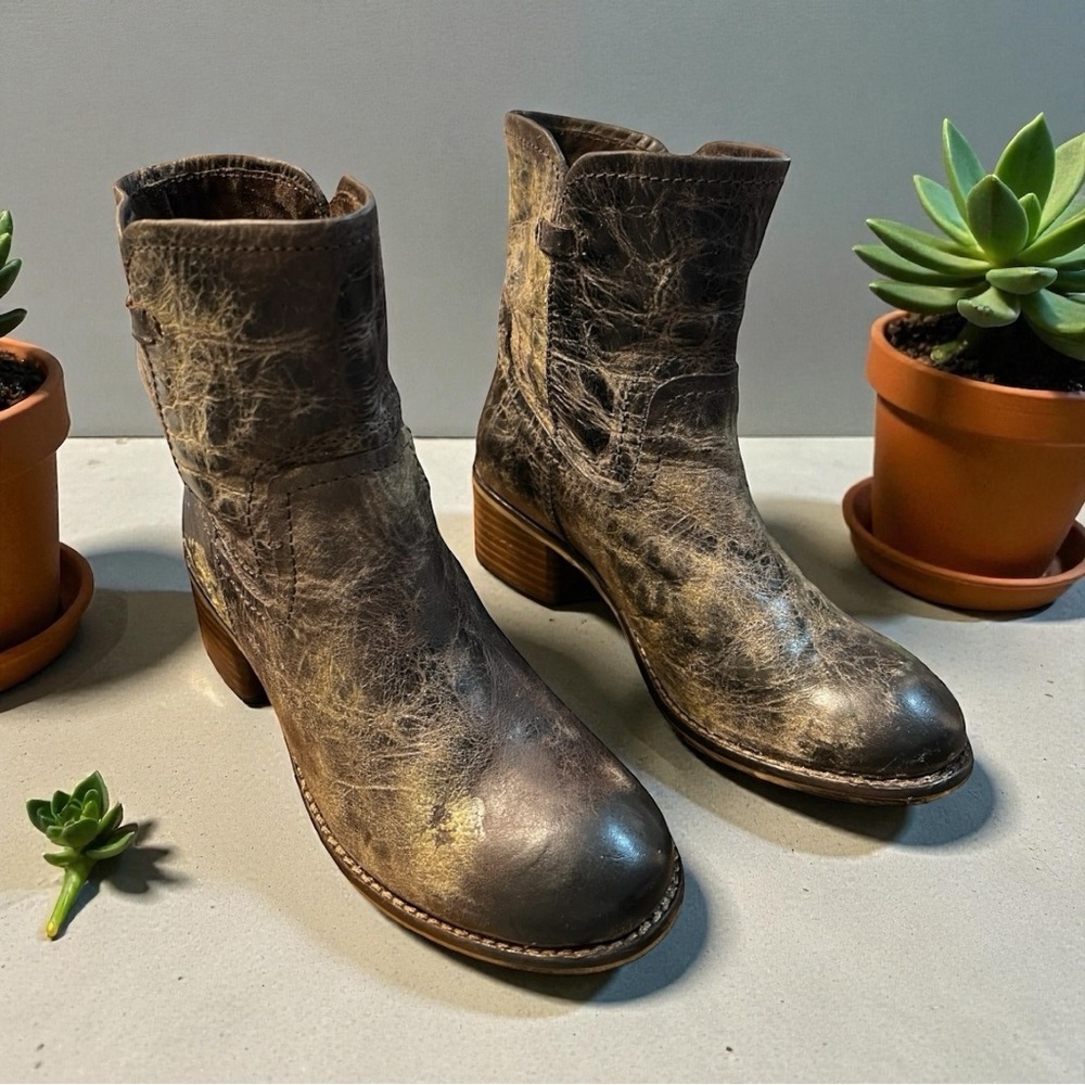 Diba True West Haven Boho Rustic-Chic Distressed Brown Western Booties Size 6
